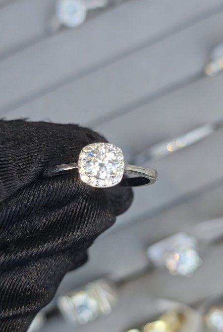 خاتم "تاج الإشراق" (Tiara Radiance Ring